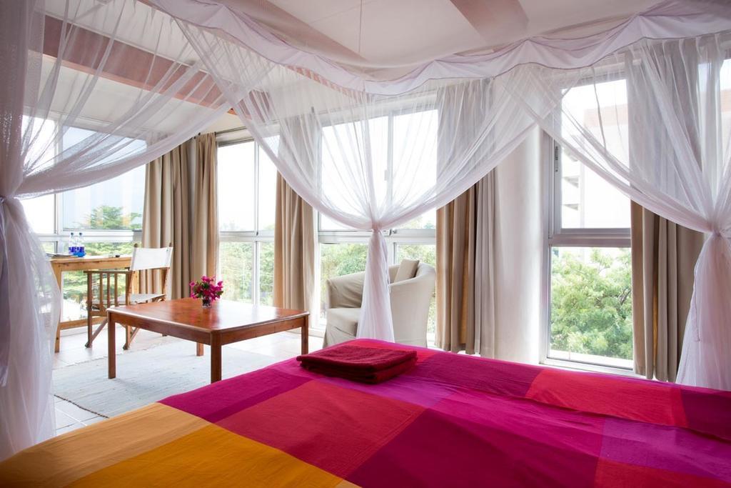 Q-Bar & Guesthouse Νταρ ες Σαλάμ Δωμάτιο φωτογραφία