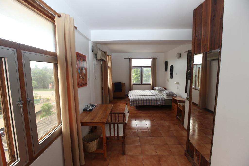 Q-Bar & Guesthouse Νταρ ες Σαλάμ Δωμάτιο φωτογραφία