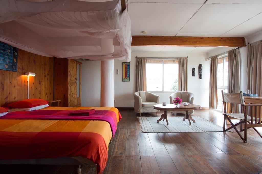 Q-Bar & Guesthouse Νταρ ες Σαλάμ Δωμάτιο φωτογραφία