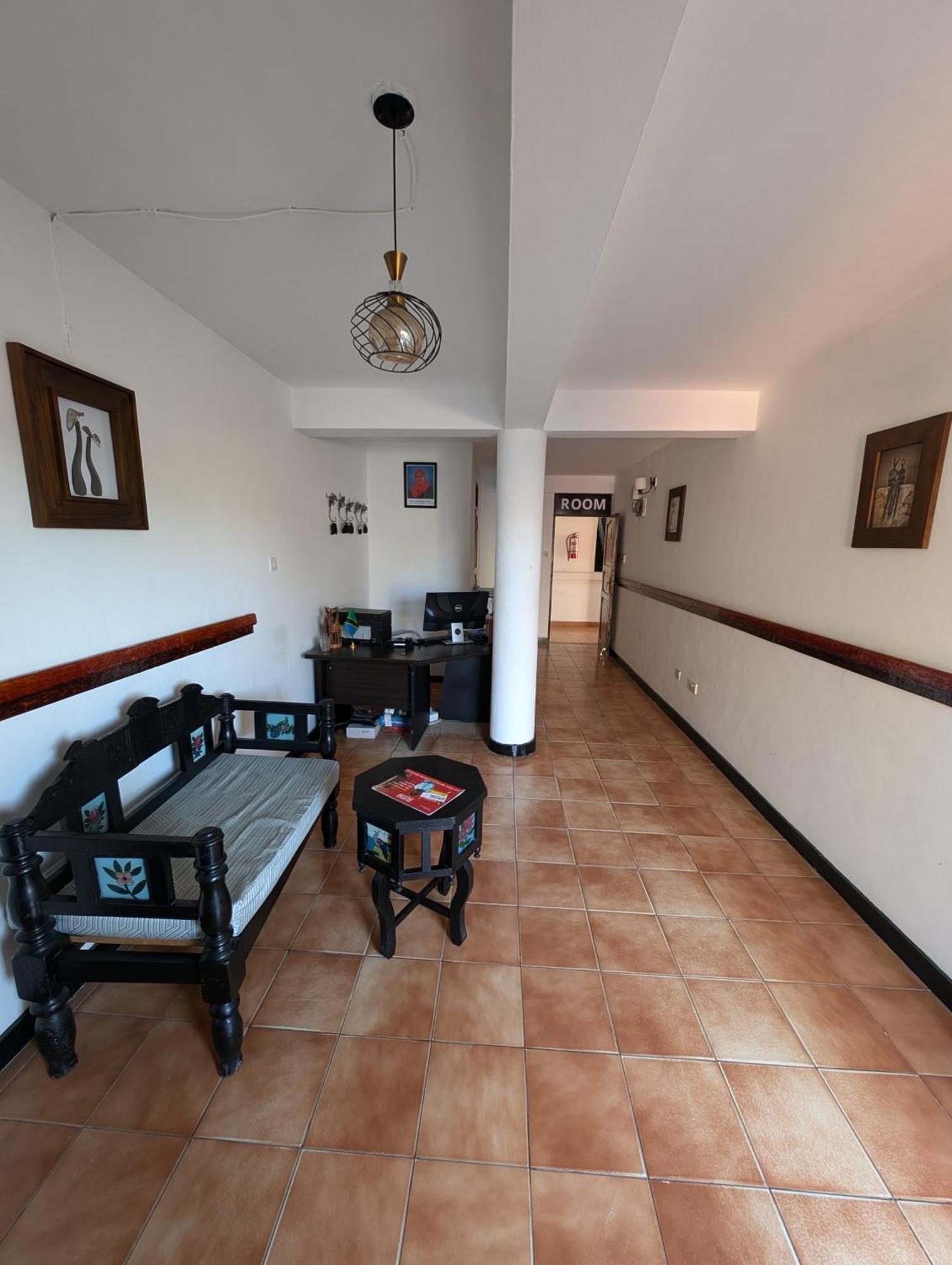 Q-Bar & Guesthouse Νταρ ες Σαλάμ Εξωτερικό φωτογραφία