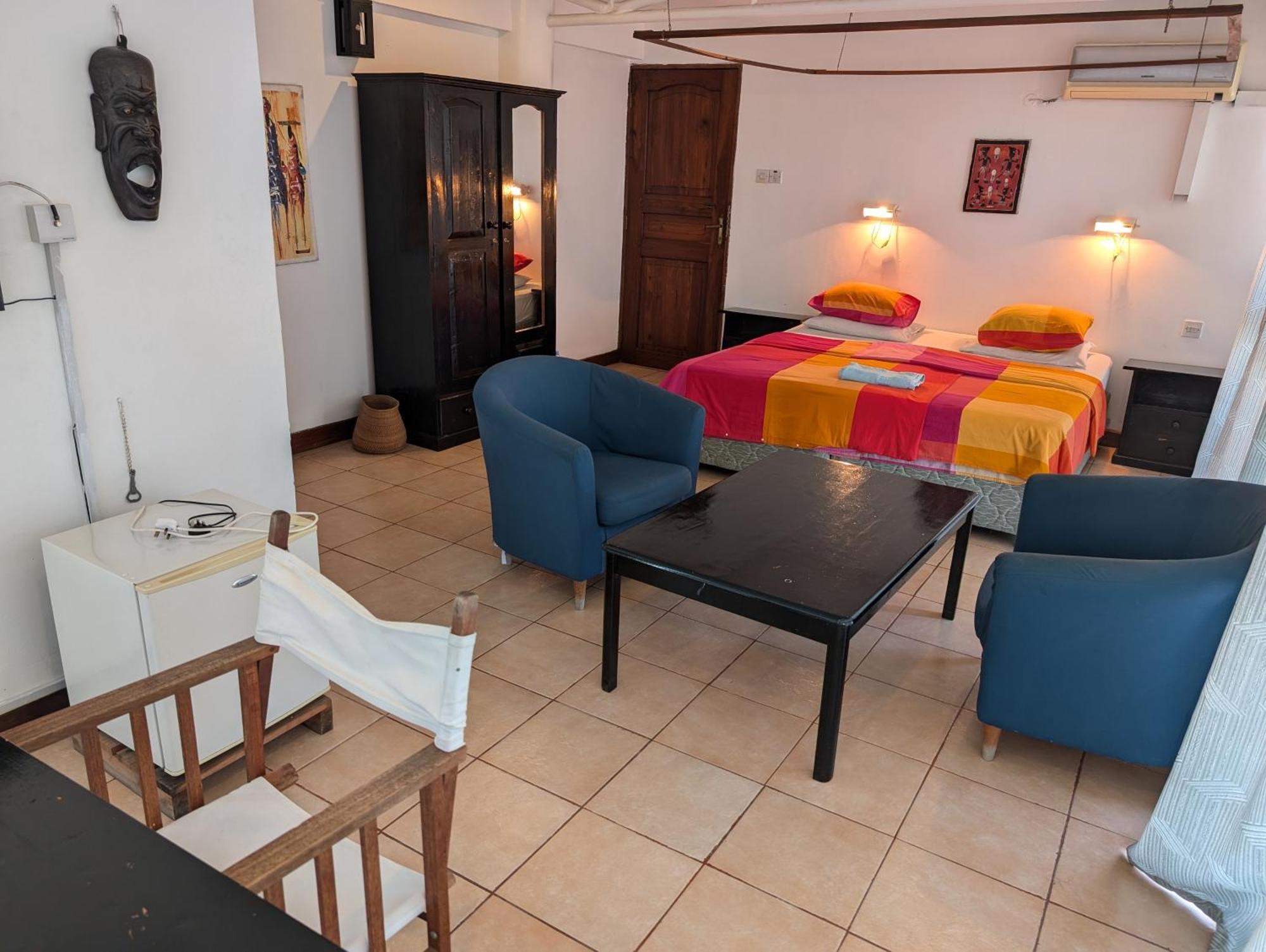 Q-Bar & Guesthouse Νταρ ες Σαλάμ Εξωτερικό φωτογραφία