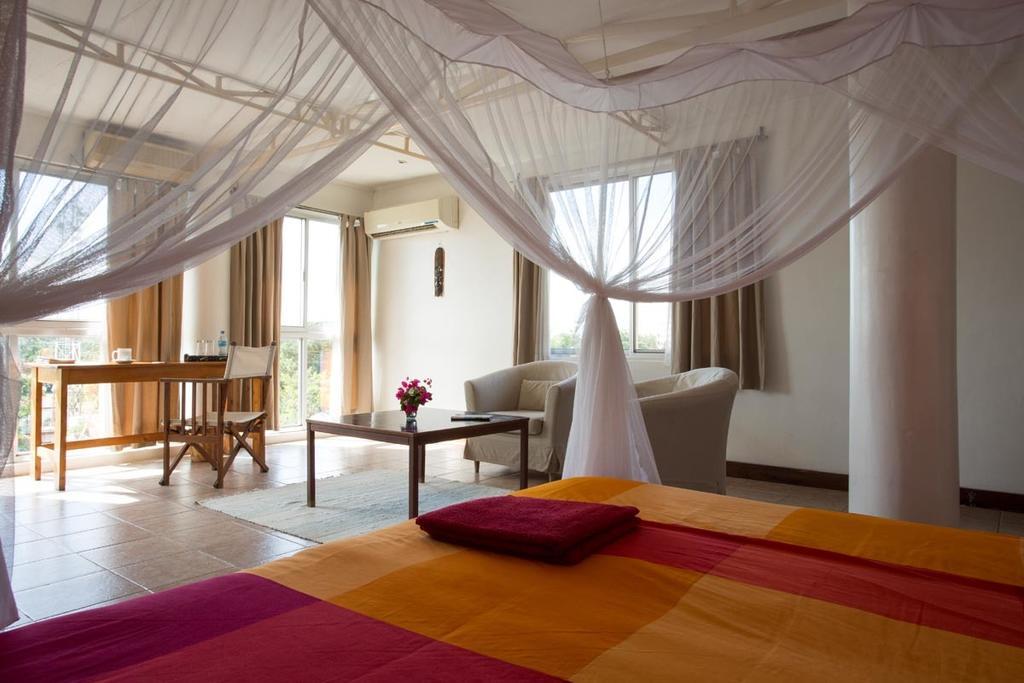 Q-Bar & Guesthouse Νταρ ες Σαλάμ Εξωτερικό φωτογραφία