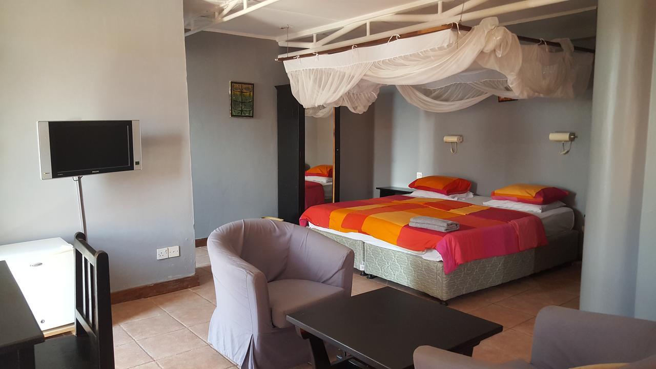 Q-Bar & Guesthouse Νταρ ες Σαλάμ Εξωτερικό φωτογραφία