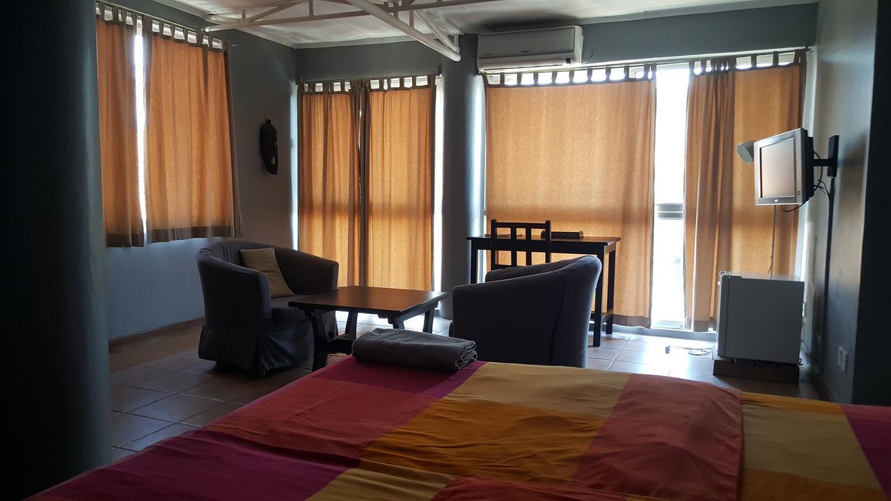Q-Bar & Guesthouse Νταρ ες Σαλάμ Εξωτερικό φωτογραφία