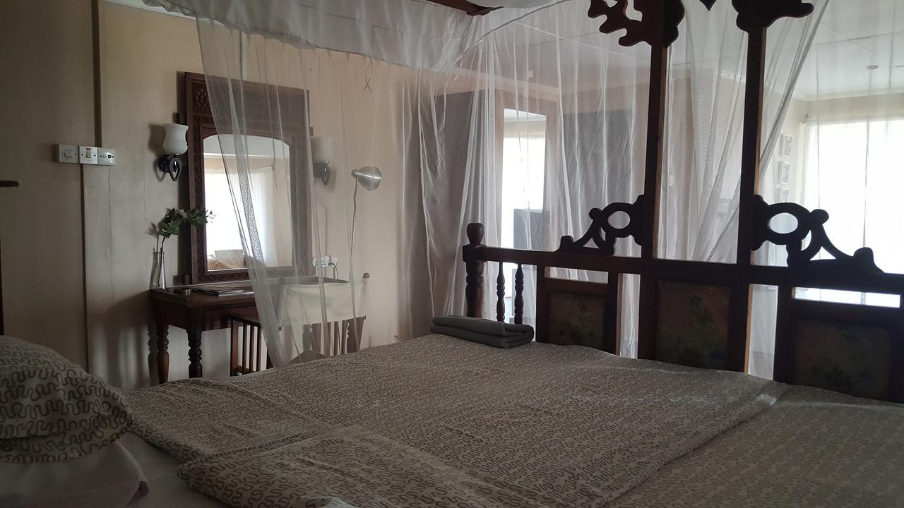 Q-Bar & Guesthouse Νταρ ες Σαλάμ Εξωτερικό φωτογραφία