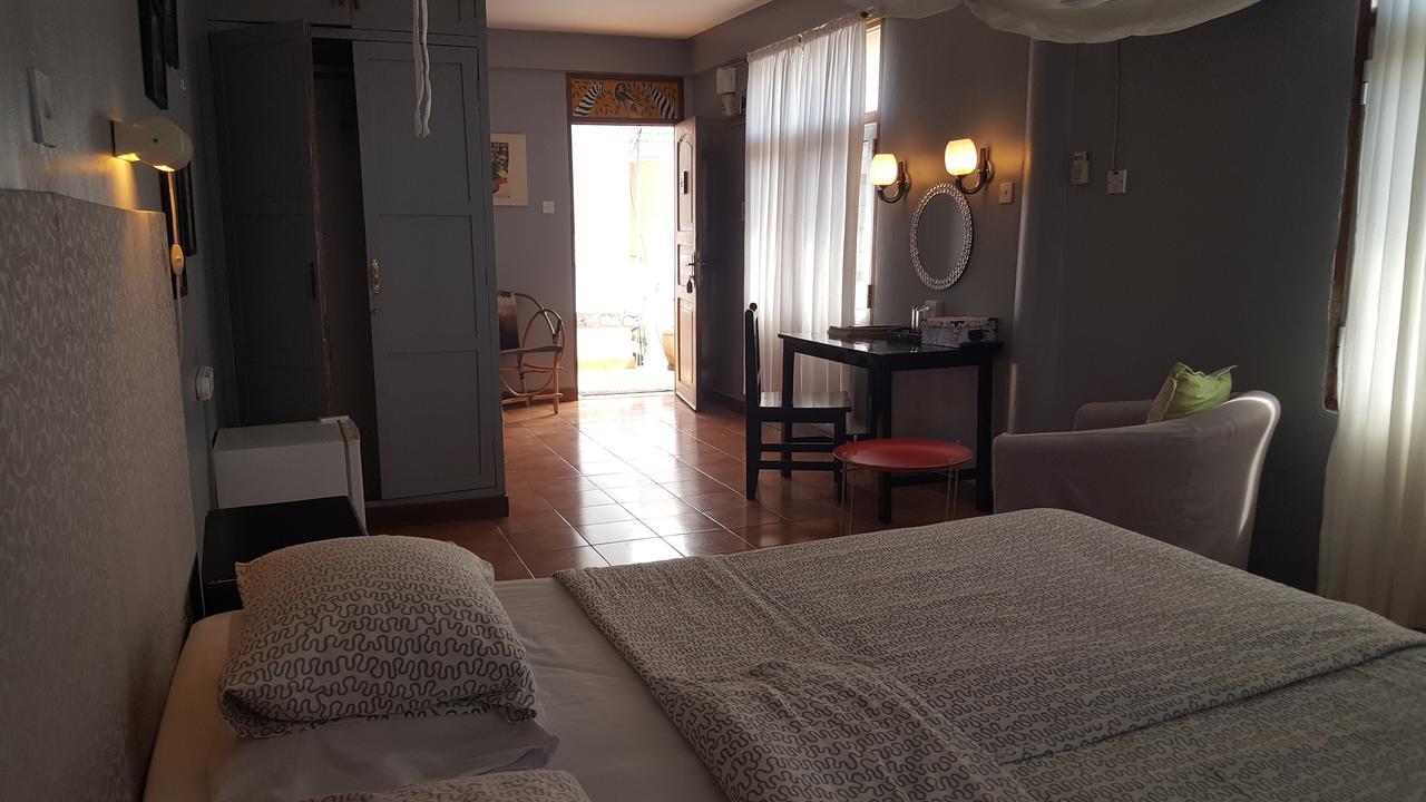 Q-Bar & Guesthouse Νταρ ες Σαλάμ Εξωτερικό φωτογραφία